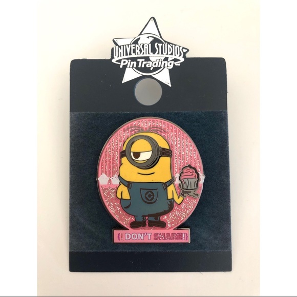 Despicable Me Minion Pin - Picture 1 of 2